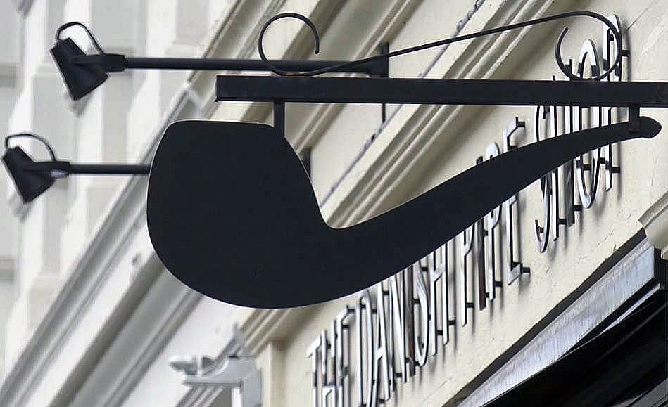 The pipe sign outside The Danish Pipe Shop on Vester Voldgade